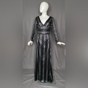 Black and gray long-sleeve ribbon gown (34/28/37)